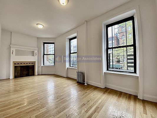 1st image of 941 Amsterdam Ave #2E2