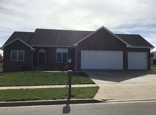 1314 Mitchell St, Washington, IL 61571