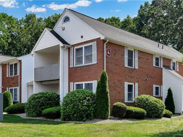 4 Concorde Way #B5, Windsor Locks, CT 06096