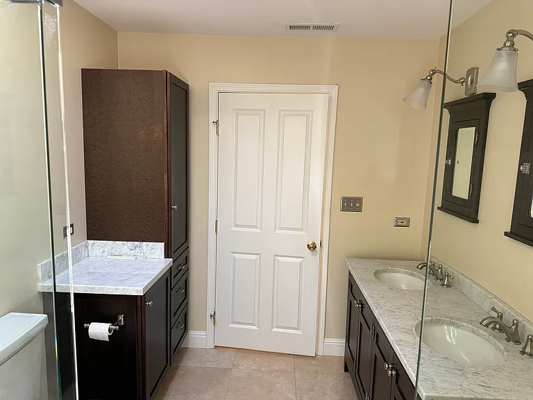 Primary Bedroom bathroom (Ensuite Bathroom)