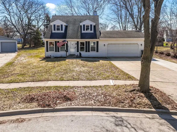 915 Twilight Dr, De Pere, WI 54115