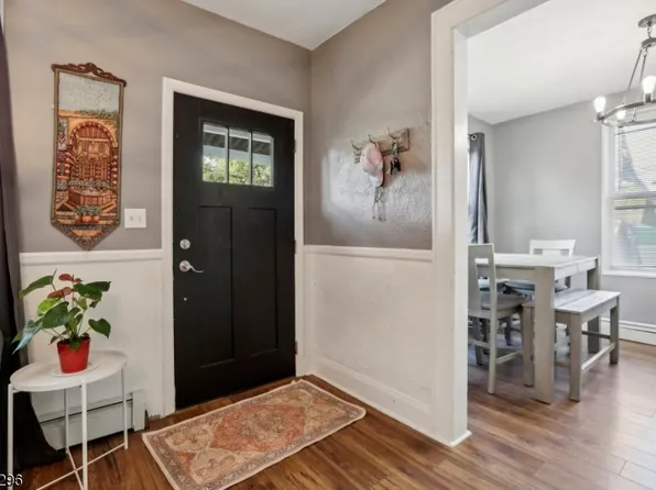 20 Frederick Ave, Hawthorne Boro, NJ 07506