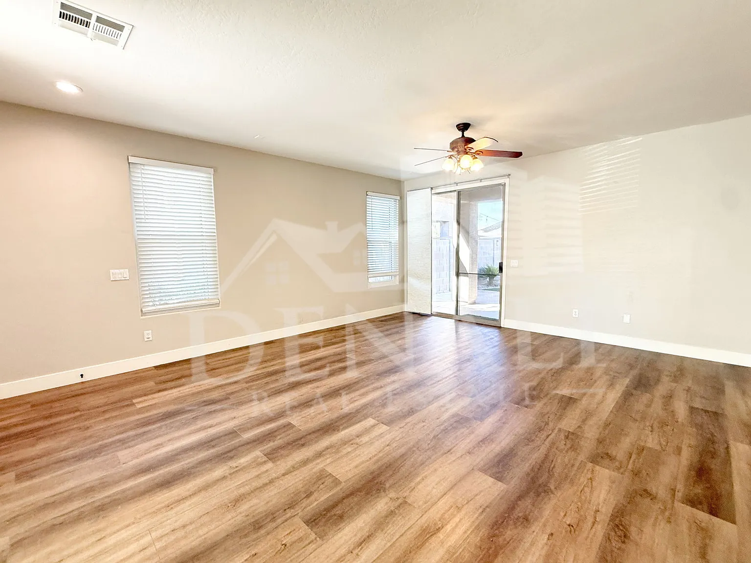 3 bed, 2.0 bath, 1422 sqft, $2,295 — Photo 3