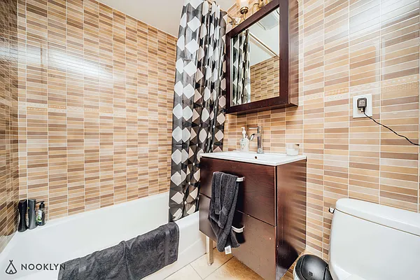 Rented by Nooklyn NYC LLC | media 12