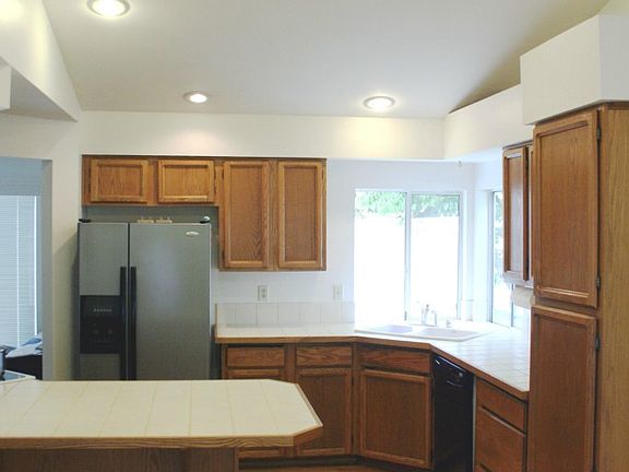 5th image of 15891 Northup Way