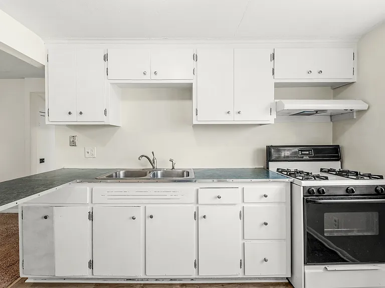 3821 Foss Rd #1 — Photo 2