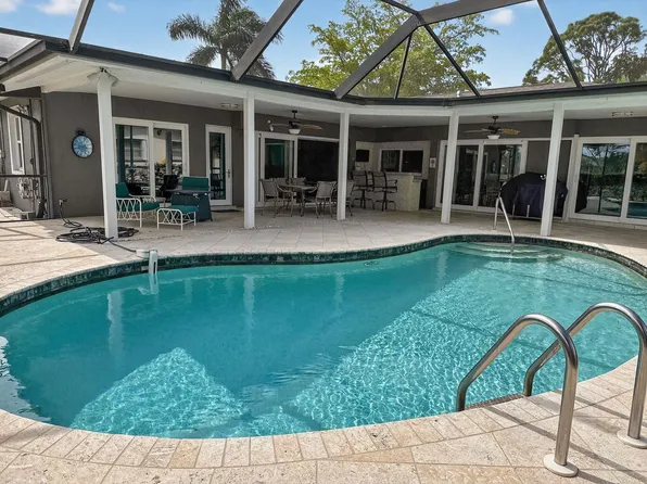 283 Forest Hills Blvd, Naples, FL 34113