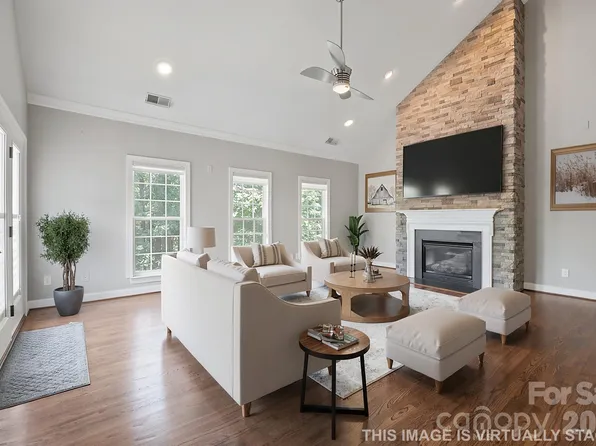 14509 Greenpoint Ln, Huntersville, NC 28078