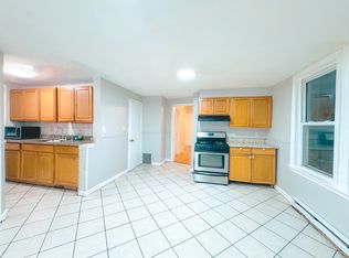 37 Maverick St APT 1, Chelsea, MA 02150