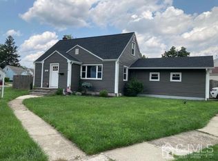 152 Midfield Rd, Colonia, NJ 07067