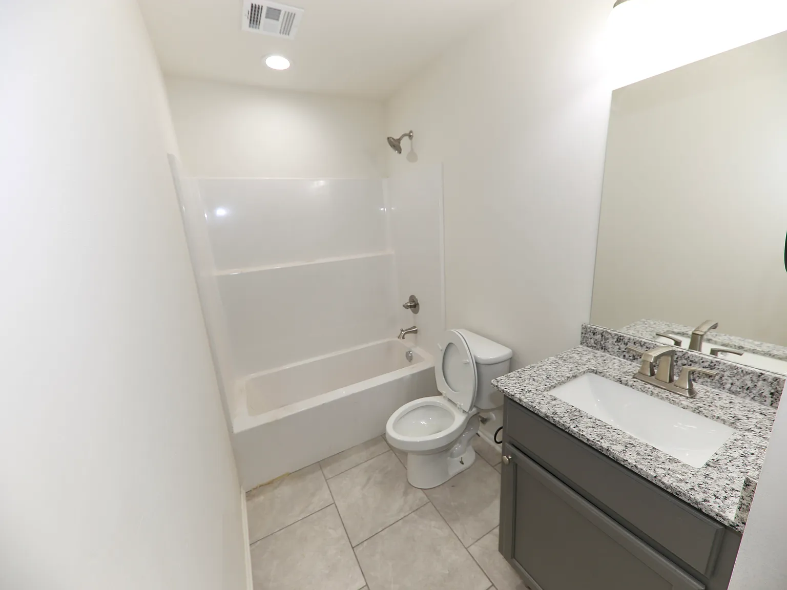 3 bed, 1200 sqft, $1,500 — Photo 1