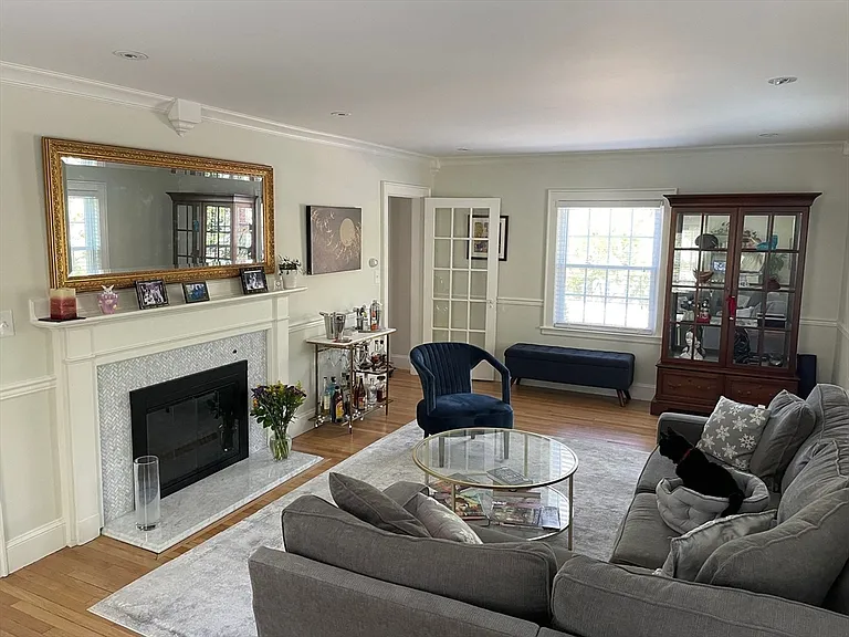 40 Lake Shore Rd #SF — Photo 2