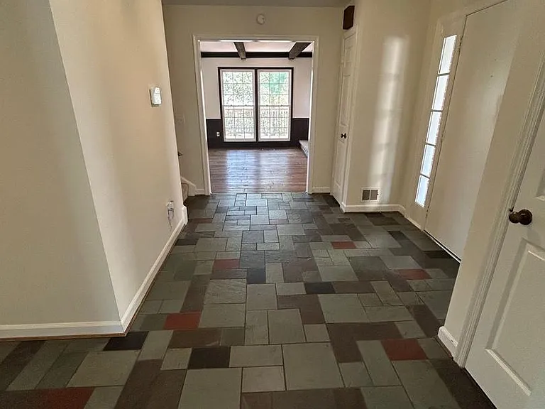 3816 Ridgelea Dr — Photo 2