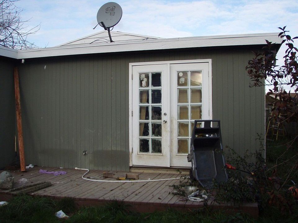 2nd image of 9012 12th St NE