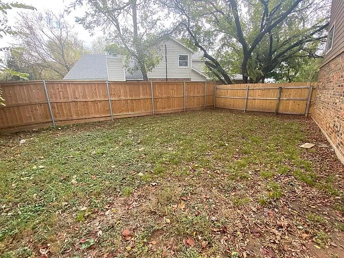 1403 Palmnold Cir E — Photo 17