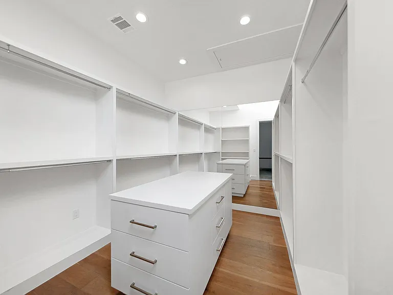 1800 Bay Hill Dr — Photo 20