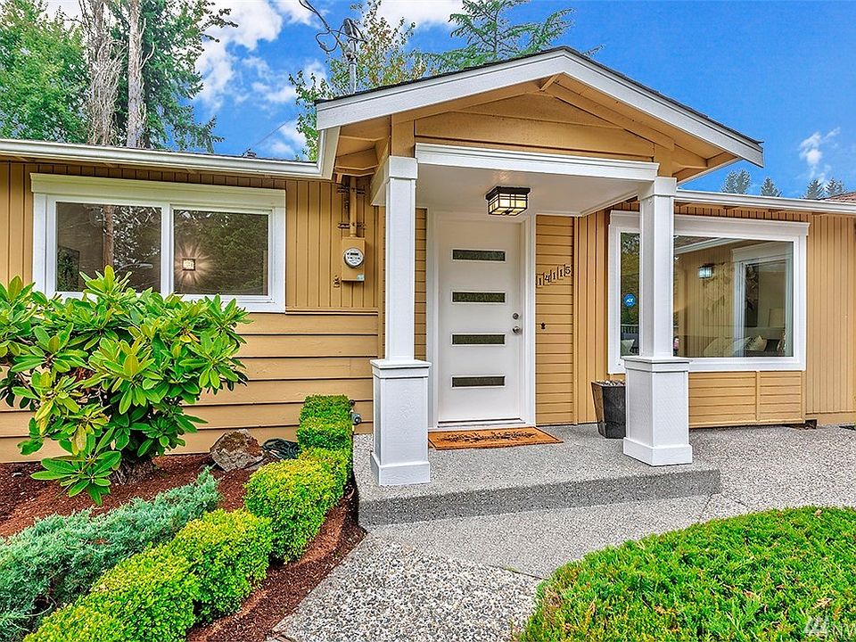 Come check out this conveniently located and updated Kirkland home.