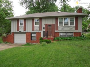 6901 E 136th St, Grandview, MO 64030