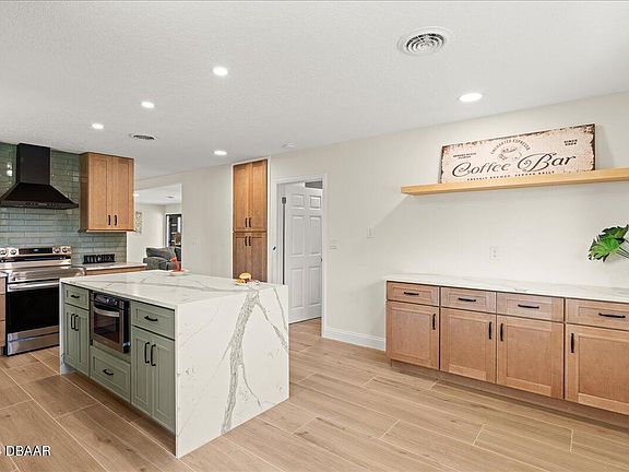 4th image of 92 University Cir