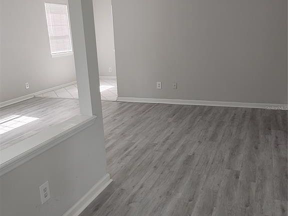 4th image of 3424 Greenbrier Dr
