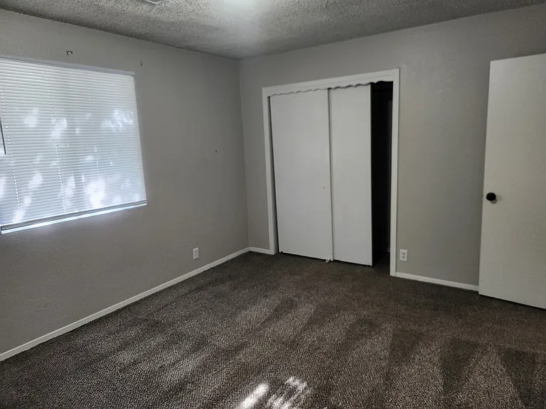525 S Edwards St #525 — Photo 7
