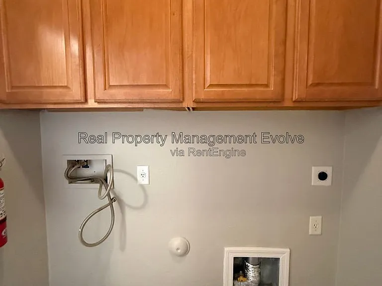 2513 W Woburn Ln — Photo 26