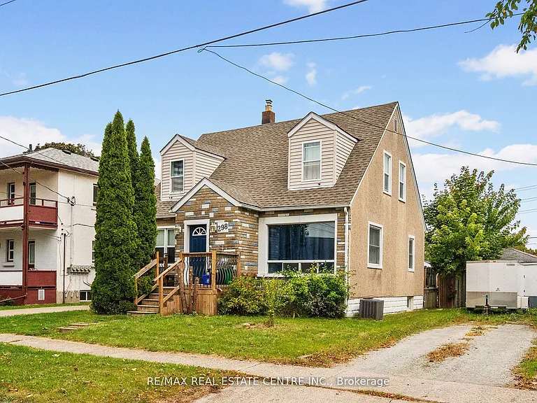 298 Wallace Ave S #MAIN AND UPPER — Photo 2