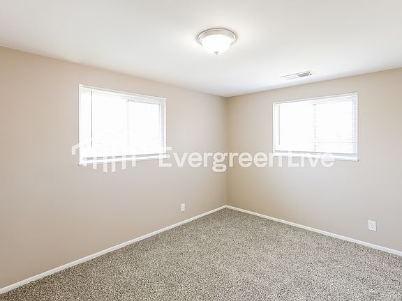 5th image of 2466 Saturn Dr