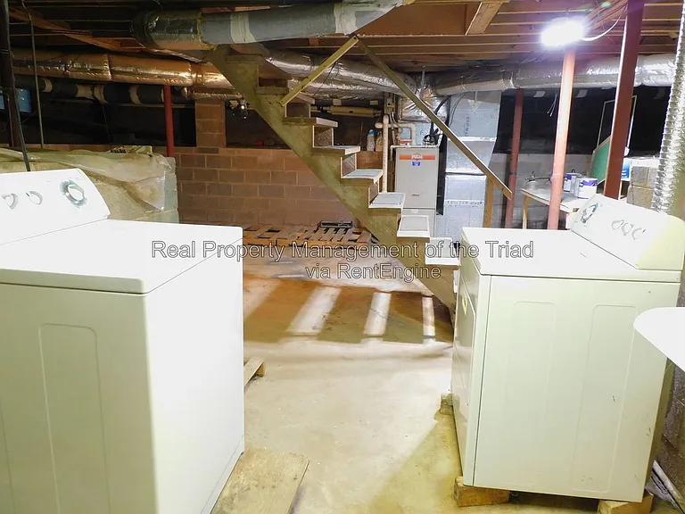 715 S Hawthorne Rd — Photo 14