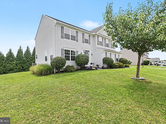 4th image of 320 Woodbridge Dr