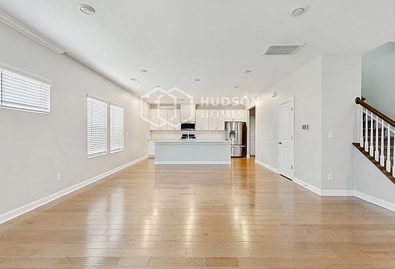 4th image of 4001 Armstrong Farm Dr