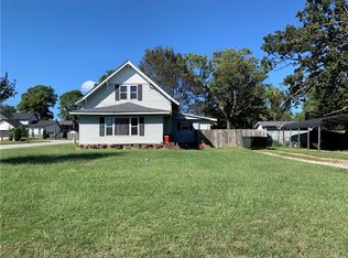 900 E Parks St, Prairie Grove, AR 72753