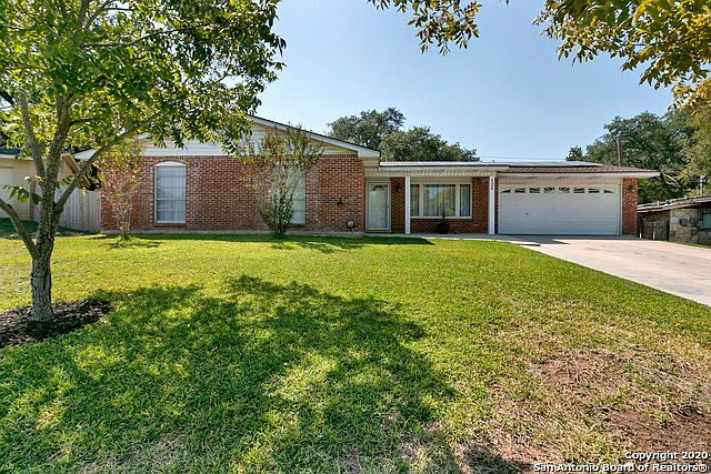 1st image of 126 Surrey Ln