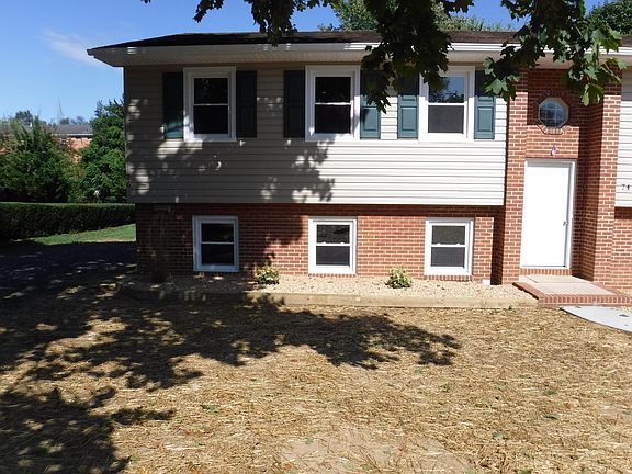 76 Rex Road- 3 Bedroom, 1 and 1/2 Bath duplex