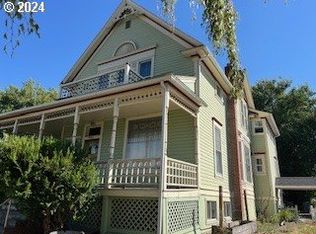 214 E 7th Pl, The Dalles, OR 97058