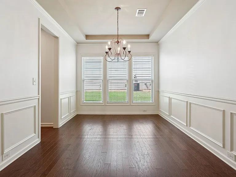 655 Township Cir — Photo 3