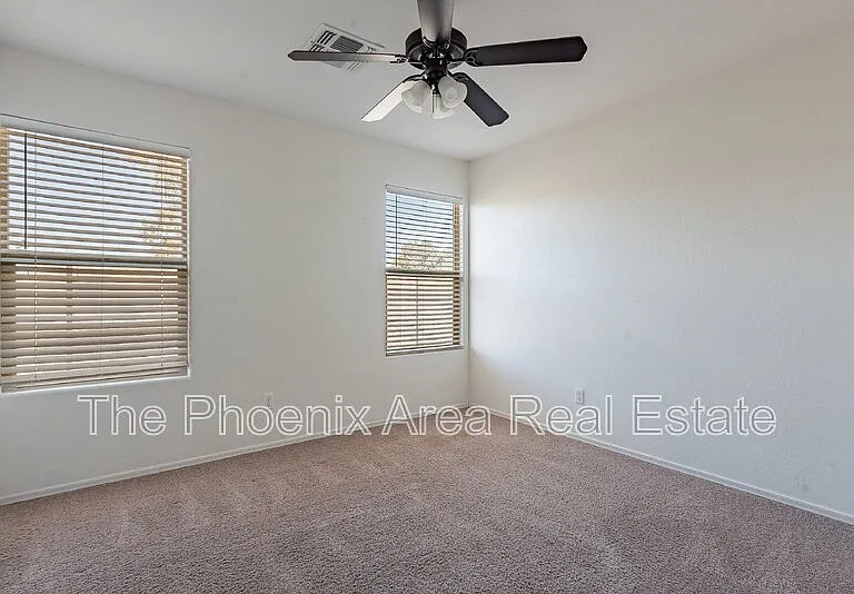 244 N Wesley — Photo 23