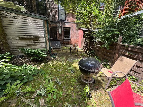 3rd image of 17 Joy St