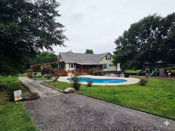 1366 Old Golf Course Rd, Batesburg, SC 29006