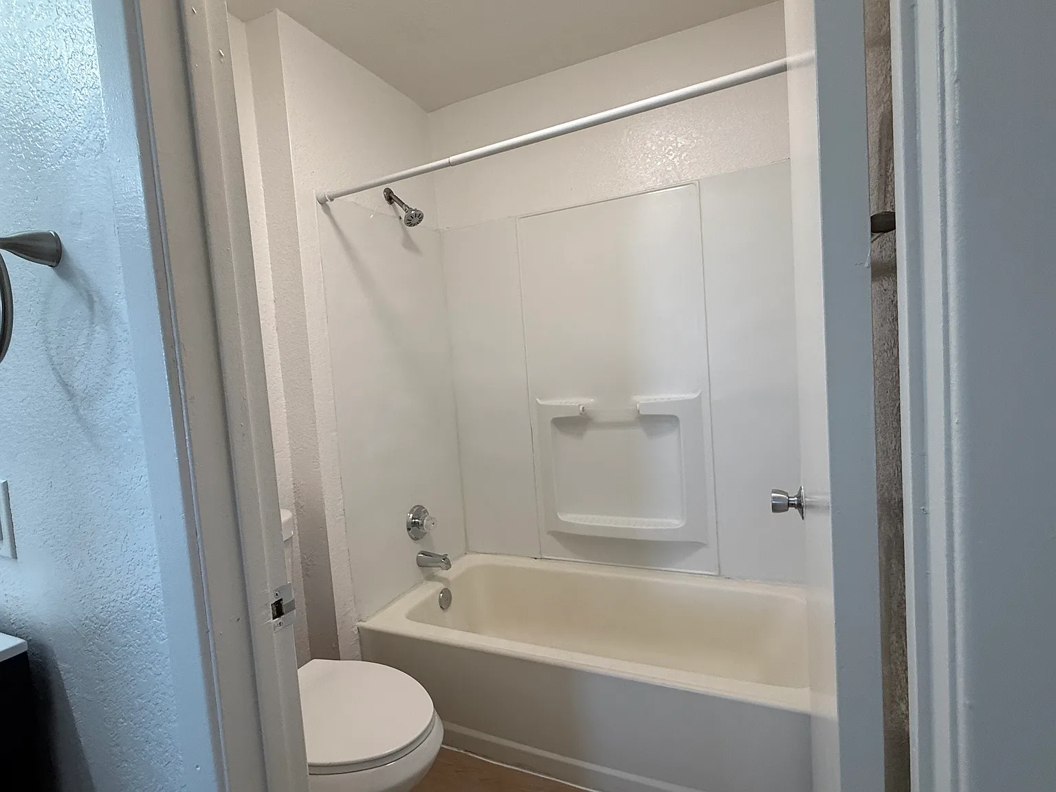2 bed, 800 sqft, $1,250 — Photo 3