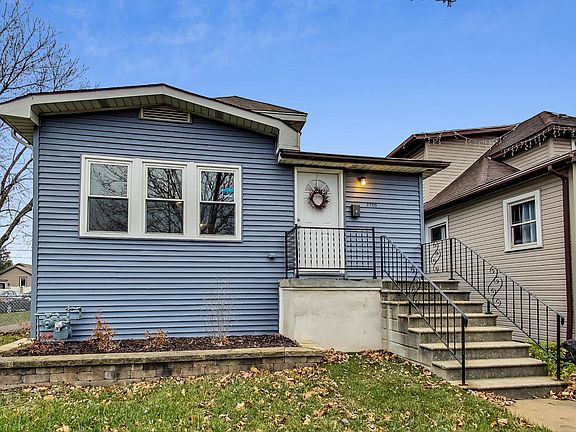 2nd image of 2700 N 74th Ct