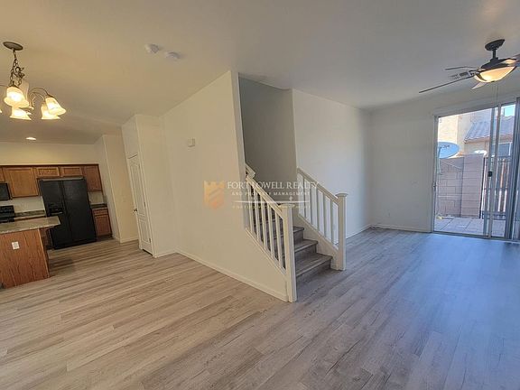 3rd image of 7226 S 48th Gln