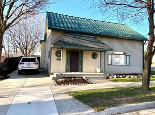 206 W Walker St, Saint Johns, MI