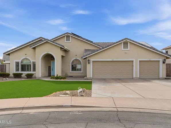 823 N HILL Circle, Mesa, AZ 85203