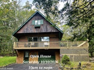 140 Timber Ridge Cir, Greentown, PA 18426