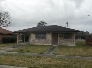 540 Dunkirk Ave, Gretna, LA 70056