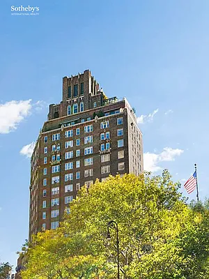 Sold by Sotheby's International Realty | media 27