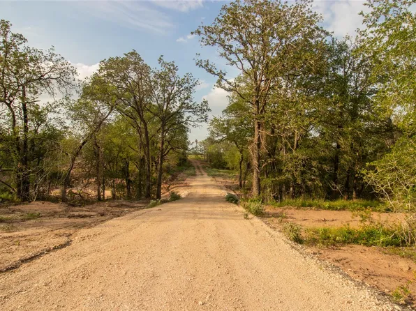 760 Dowdy Rd, Seguin, TX 78155