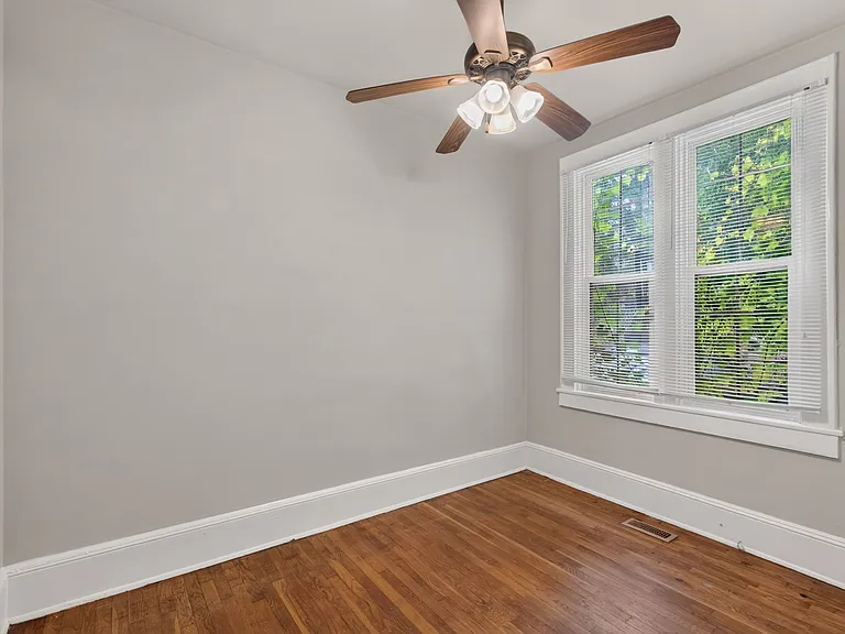 204 Bedford Pl #MAIN — Photo 19
