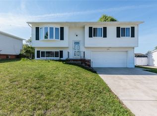 10201 Munich Dr, Parma, OH 44130